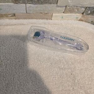 Foligain Derma Roller in Clear and Blue